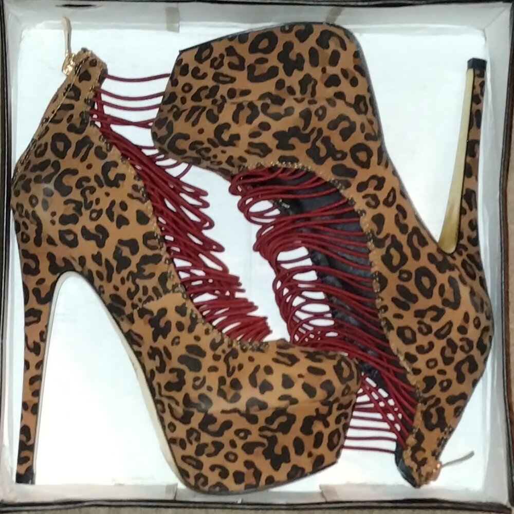 Women's Beautifully Designed Sexy Platform Leopard Print Stilettos 6" Heels Sz 8